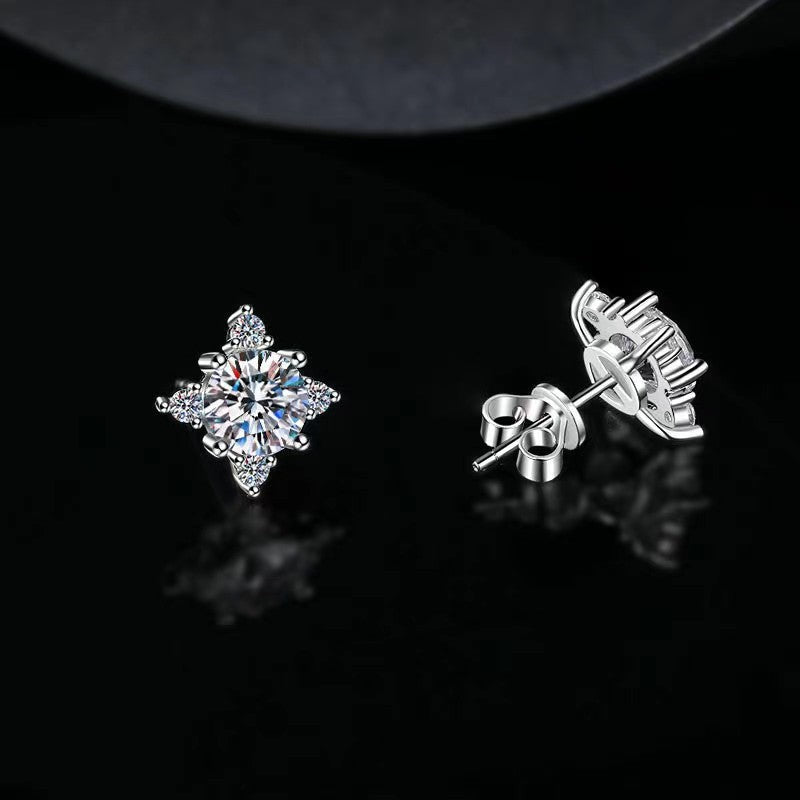 Aurelie bloem oorbellen | Witgoud 16k