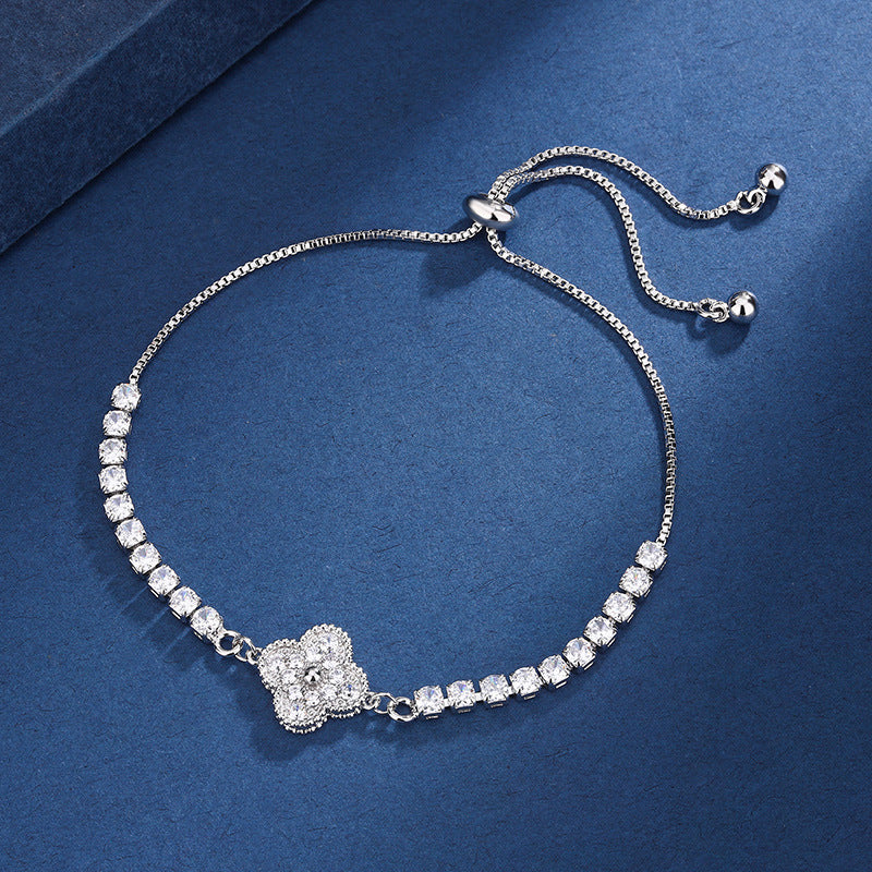 Aria Klaverblad Bedelset | Witgoud 16k