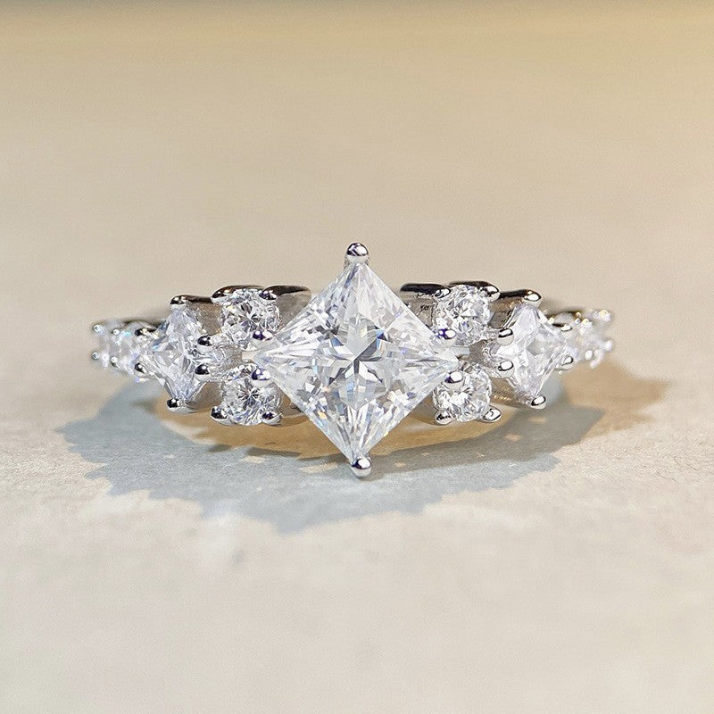 Cressida Lumere Ring | Witgoud 16k