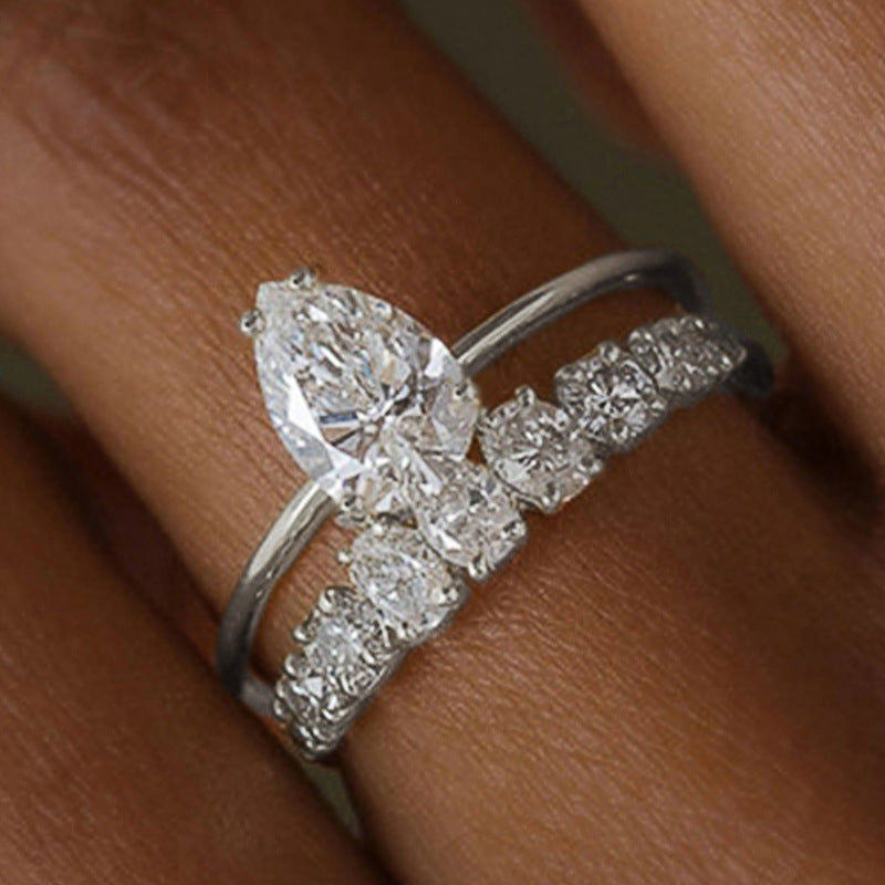 Vivienne Hartley ring | witgoud 18k