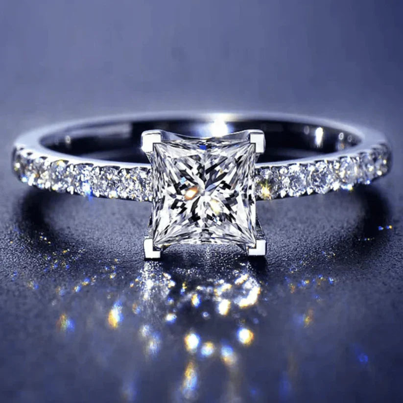 Leontina Gualtieri ring | witgoud 18k