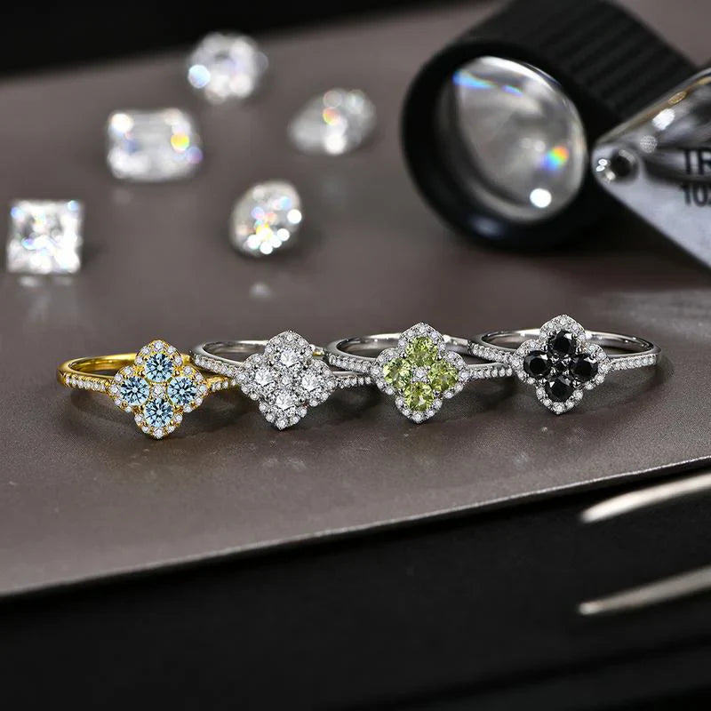 Soraya klaverblad ring | witgoud 18k